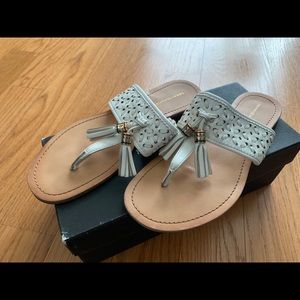 Tommy hilfiger white sandals 7.5